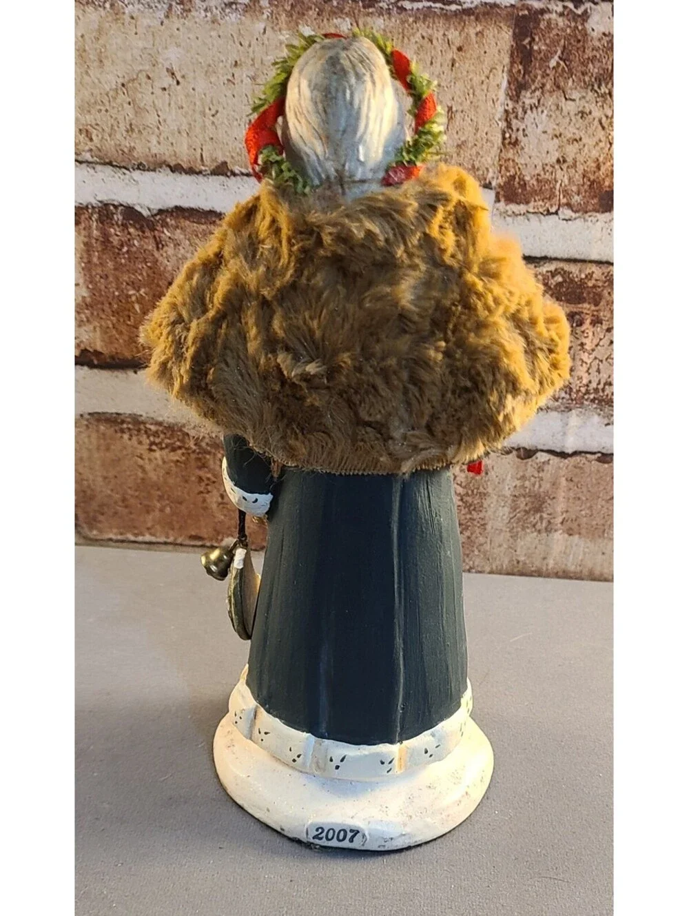 2pc Hand Painted Santa Figurines 8